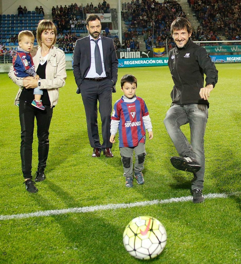 Asier Cuevas izena jarriko diote Eibarko atletismo pistari
