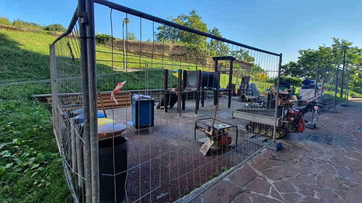 Orkolaga plazako parkea berritzen ari dira