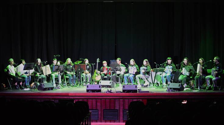 Trikiti doinuekin dantzan eta kantuan ibili dira zarauztarrak asteburuan