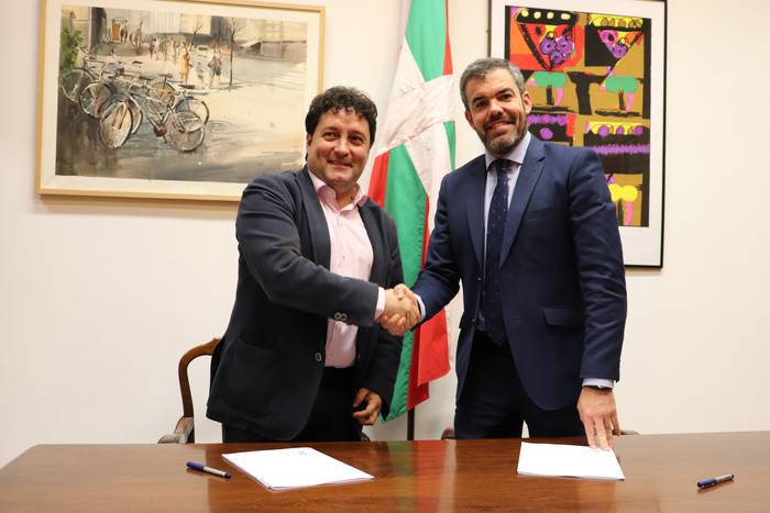 Sari berdina izango dute emakume eta gizon arraunlariek Zarauzko estropadan