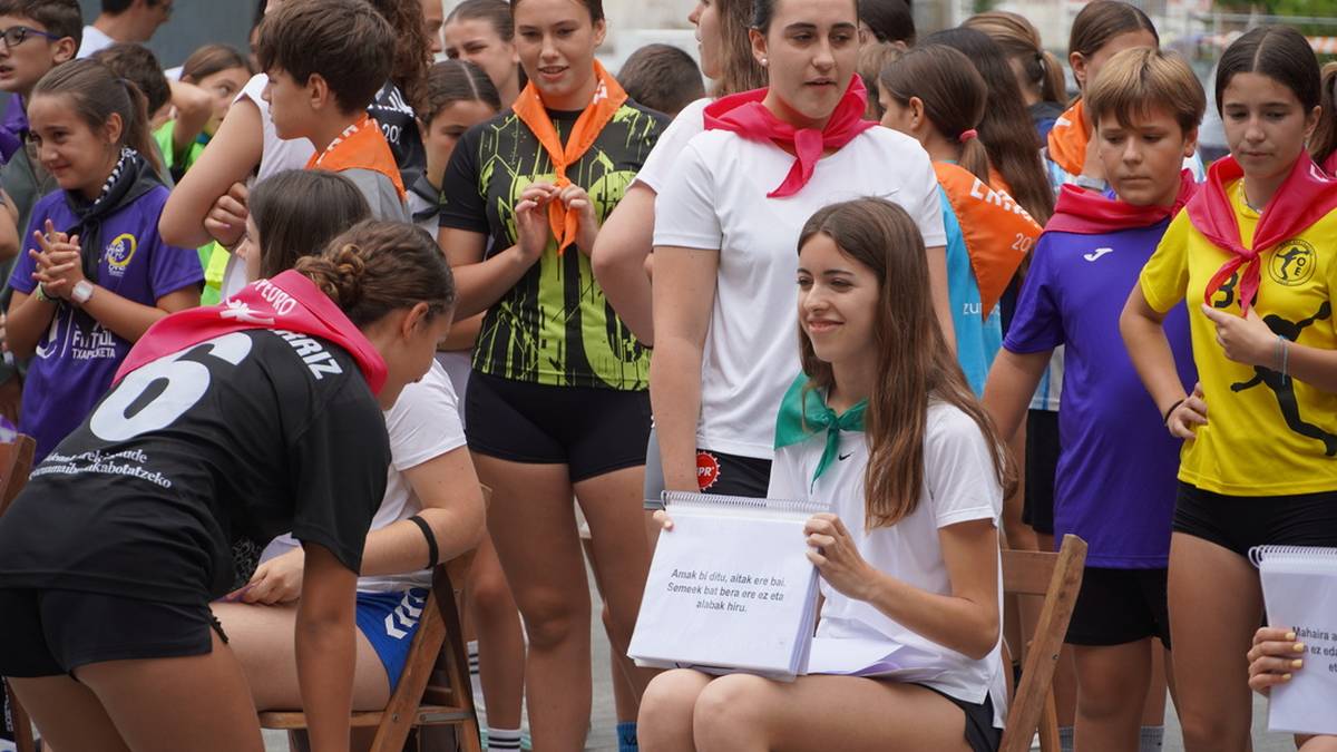 Erronkaz erronka dabiltza gaztetxoak, sanpedroen azken txanpan