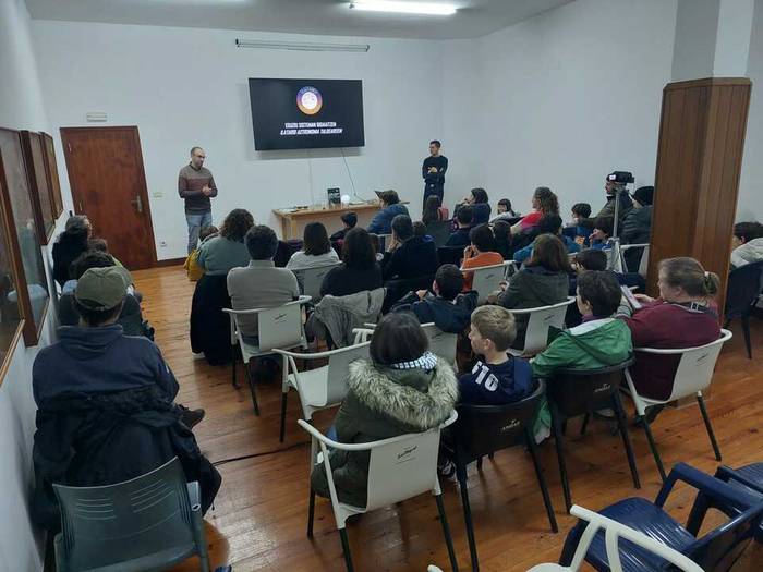 Astronomia Asteko hitzaldi guztien bideoak ikusgai jarri ditu Arkamurkak