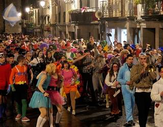 Giza uholdea, mozorro festa itzaltzeko