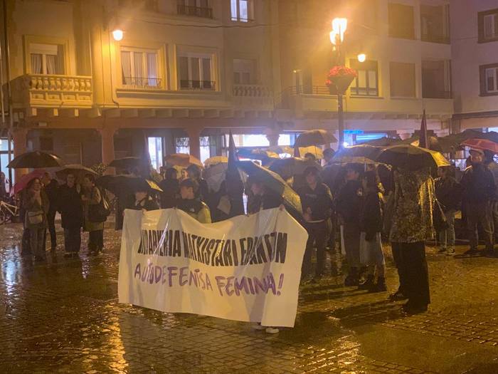 Barakaldoko hilketa matxista gaitzesteko elkarretaratu dira herritarrak