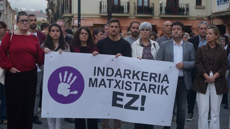 Ehunka lagunek salatu dute Zarauzko hilketa matxista