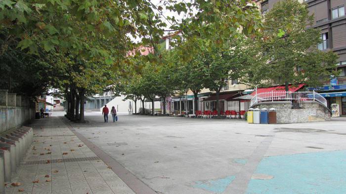 Otsailaren 12ko kale antzerkirako arropa eta antzezleak behar dira