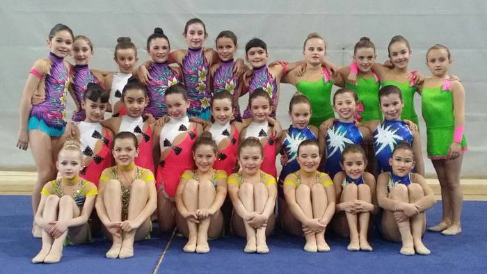 Loretoki gimnastika erritmikoko ikasleen erakustaldia