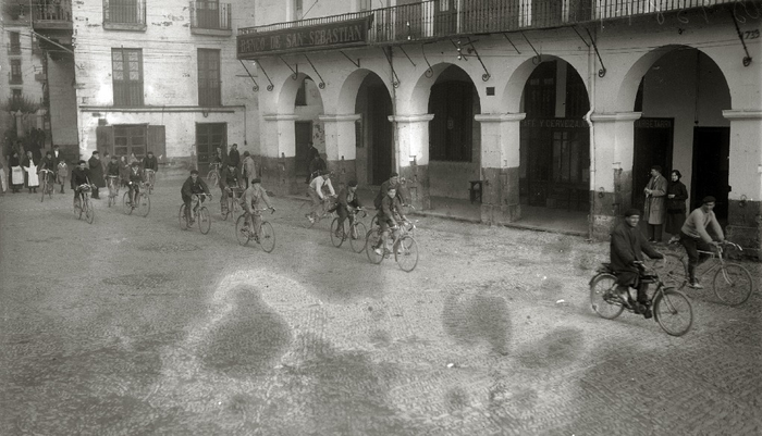 Duela 101 urteko txirrindulari lasterketa