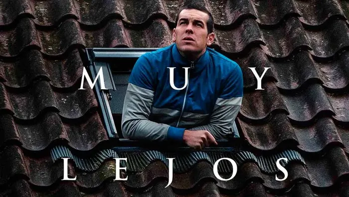 Saio originala: 'Muy lejos'