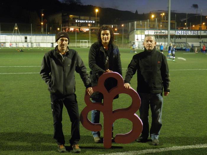 Futbolean ere 'Gugandik hasita'