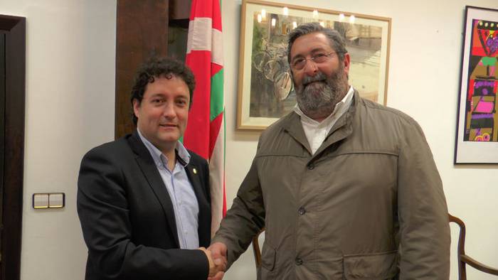 Zarauzko Estropadak hiru urte gehiago San Miguel Ligan