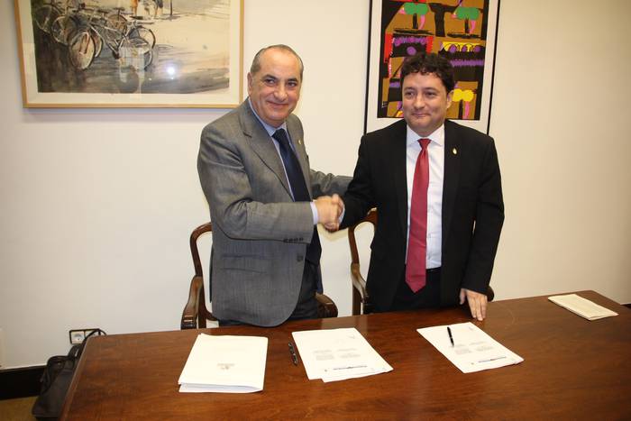 Salberdinen alokairuko 60 etxebizitza eraikitzeko akordioa sinatu dute Zarauzko Udalak eta jaurlaritzak