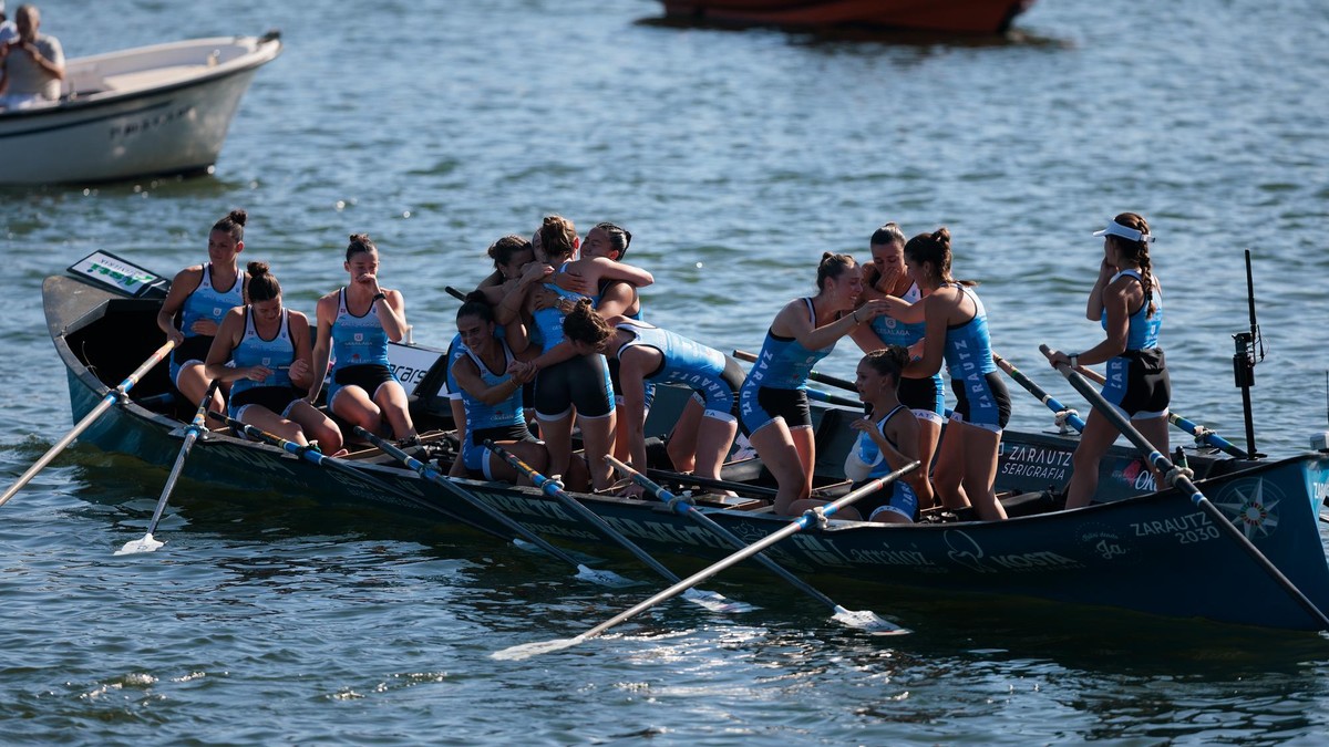 Zarautzek historia egin du, eta maila gorenean ariko dira bi traineruak datorren denboraldian