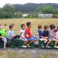 Iraetako tren txikia zabalik