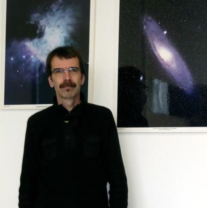 Jesus Arregi: "Kometek espazioan utzitako arrastoak dira perseidak"