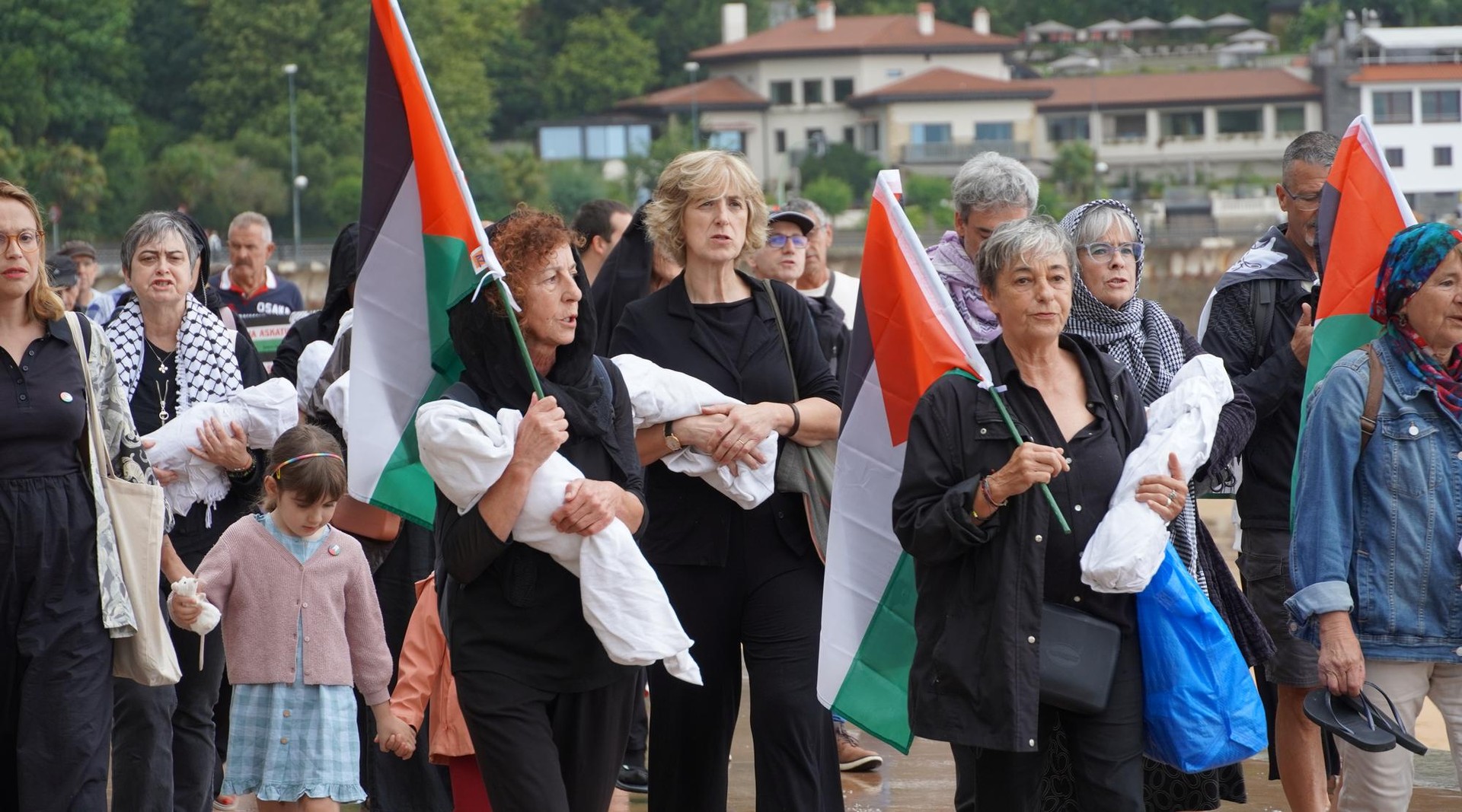 'Edozein ordutan Gaza gogoan' lelo hartuta, manifestazio zaratatsua egingo dute igandean