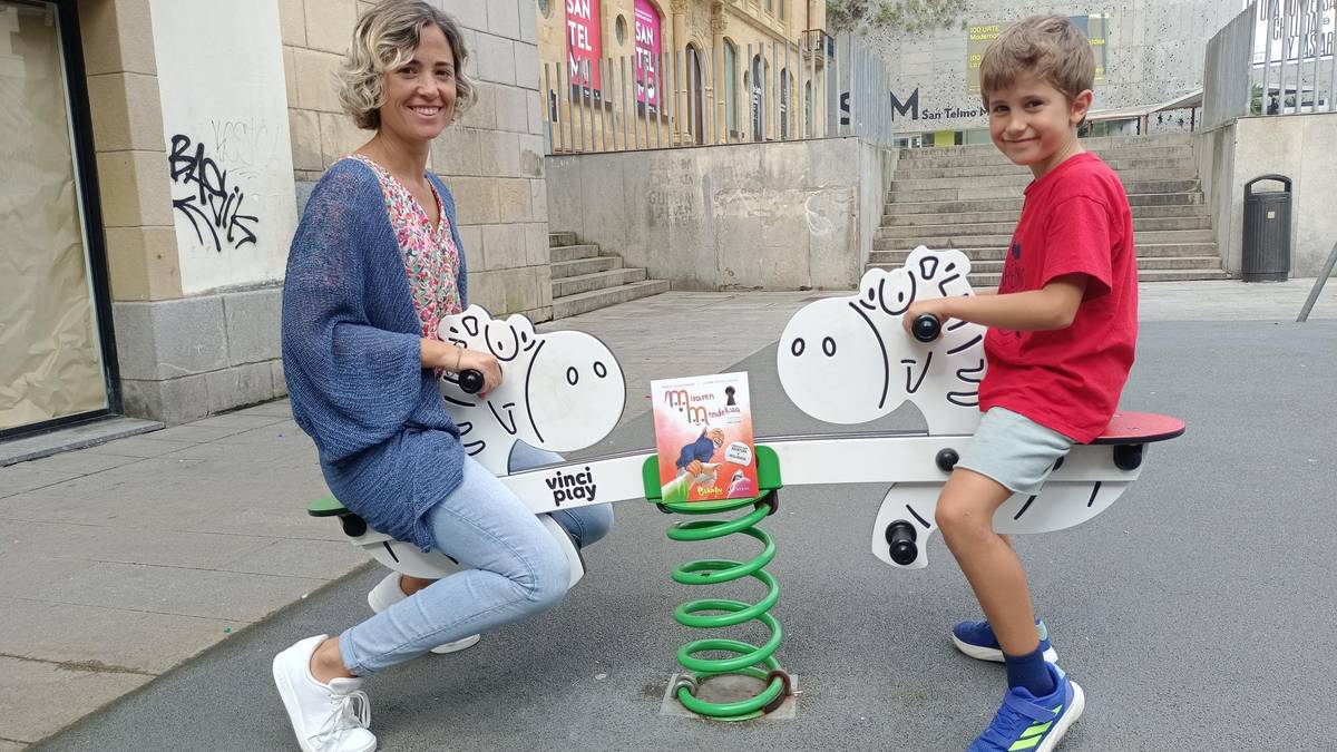 'Munstrokast deluxe' jolas-liburuaren aurkezpena bihar, Garoa liburu-dendan