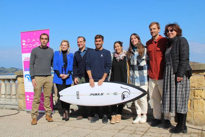 Zarautz 4Teens txapelketak gazteen surfaren "ospakizun" izan nahi du