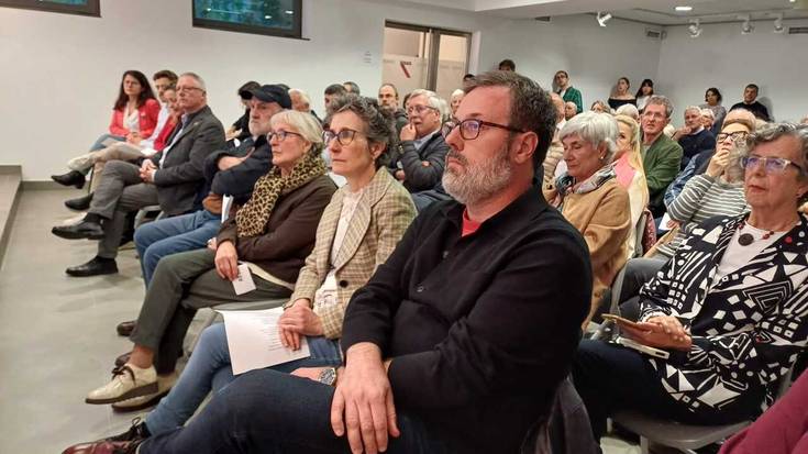 Jose Luis Lopez de Lacalle omendu dute haren hilketaren 25. urteurrenean