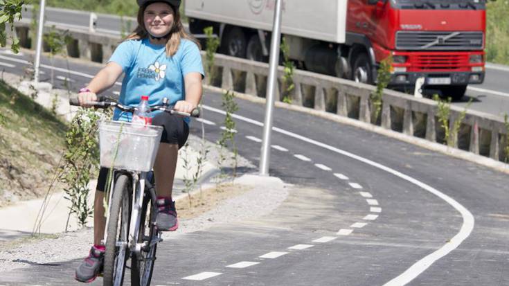"Auzoari onura asko ekarriko dizkio bidegorriak"