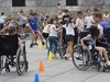 Sentsibilizazio jolasekin indarrak hartuta, Lasterketa Solidariorako prest dira herritarrak