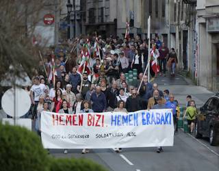 Manifestazio jendetsuekin amaitu da greba eguna