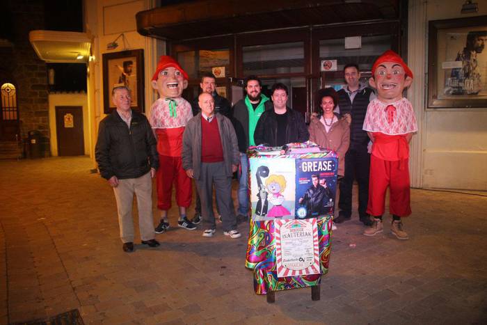 Guztia prest Zarauzko Inauterietarako