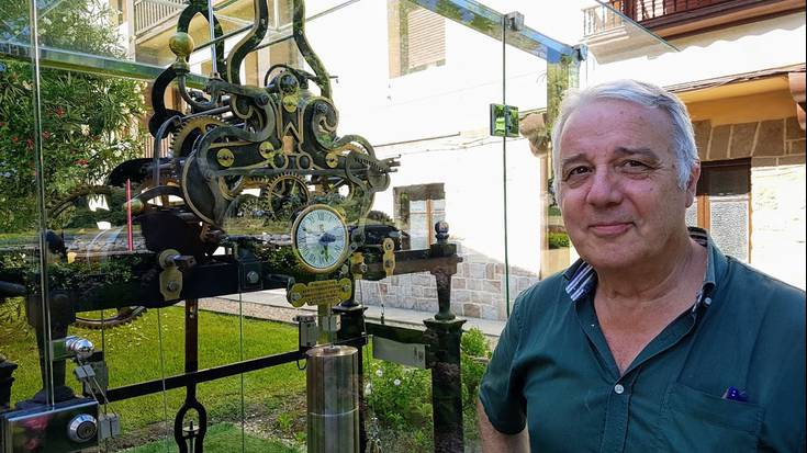 Yereguitarren erlojua Parolaldean da berriro