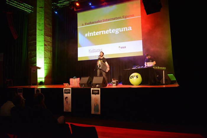 Euskarazko Internet Eguna ospatu dute Azpeitian