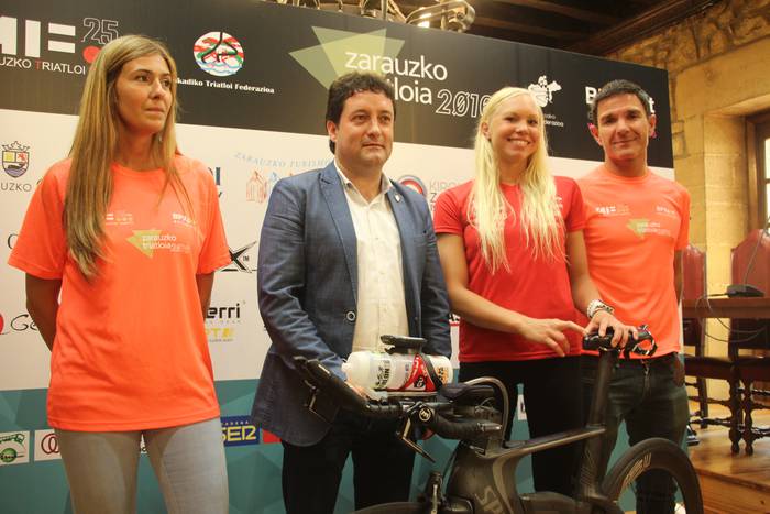 Espainiako Estatuko saririk potoloena emango du Zarauzko XXX. Triatloiak