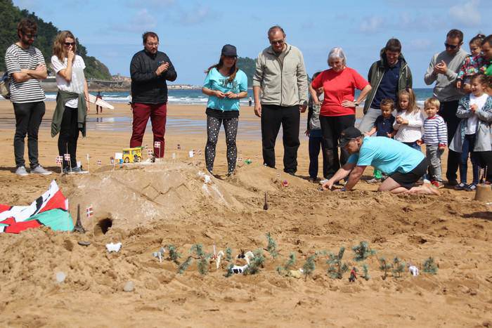 Tropela Hondartzan ekitaldia izango da igandean, Zarautzen