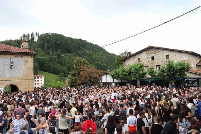 Elustondo anai-arrebak, Agus Barandiaran eta Ainara Arrizabalaga igoko dira bihar Aristerrazuko oholtzara