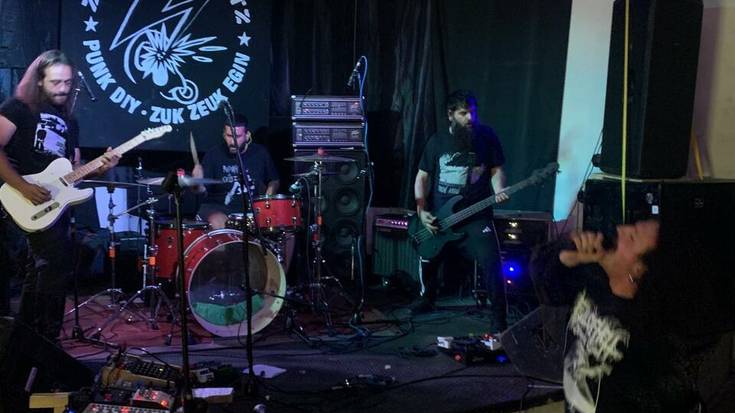 Hardocre doinuek bete dute Hiruputzu