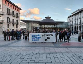 Euskal presoen eskubideak aldarrikatu dituzte plazan