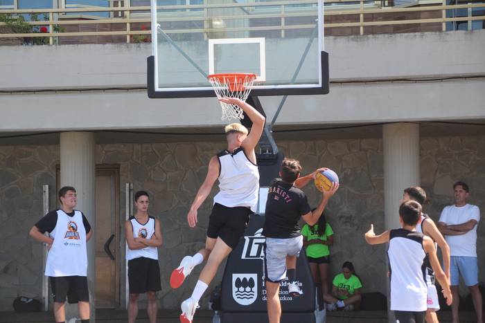 Bihar zortzi hasiko dute 3x3 Gipuzkoako Txapelketako kanporaketa