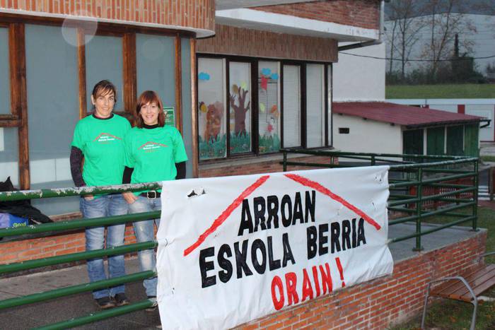Eusko Jaurlaritzak ikastetxe berria egin dezan kanpaina bat hasiko dute Arroabean