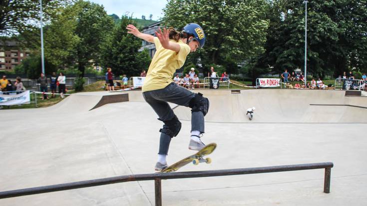 Emakumeentzako ikastaroa, argazki lehiaketa eta erakustaldia izango dira zapatuan skate parkean