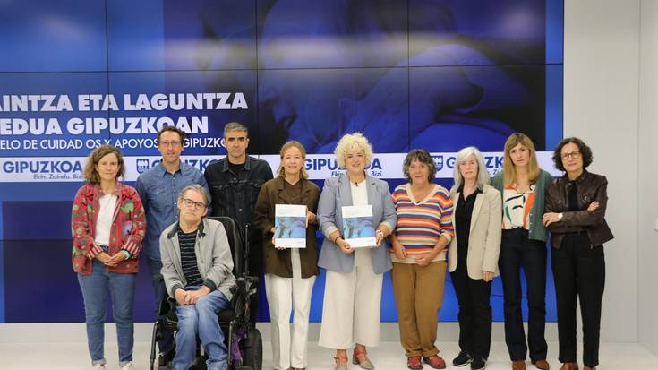 Gipuzkoako zentro guztiak zaintza eredu berriaren aterpean bateratuko dituen gida osatu dute