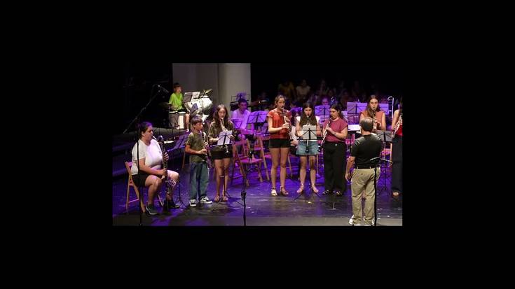 Musikaletan zehar: aurreko ikasturte amaierako emanaldiaren bideo laburpena berriari begira jartzeko