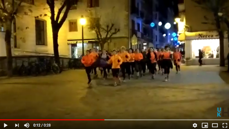 Bideoa: Zarauzko Emakume Korrikalariek Laura Luelmoren hilketa salatu dute