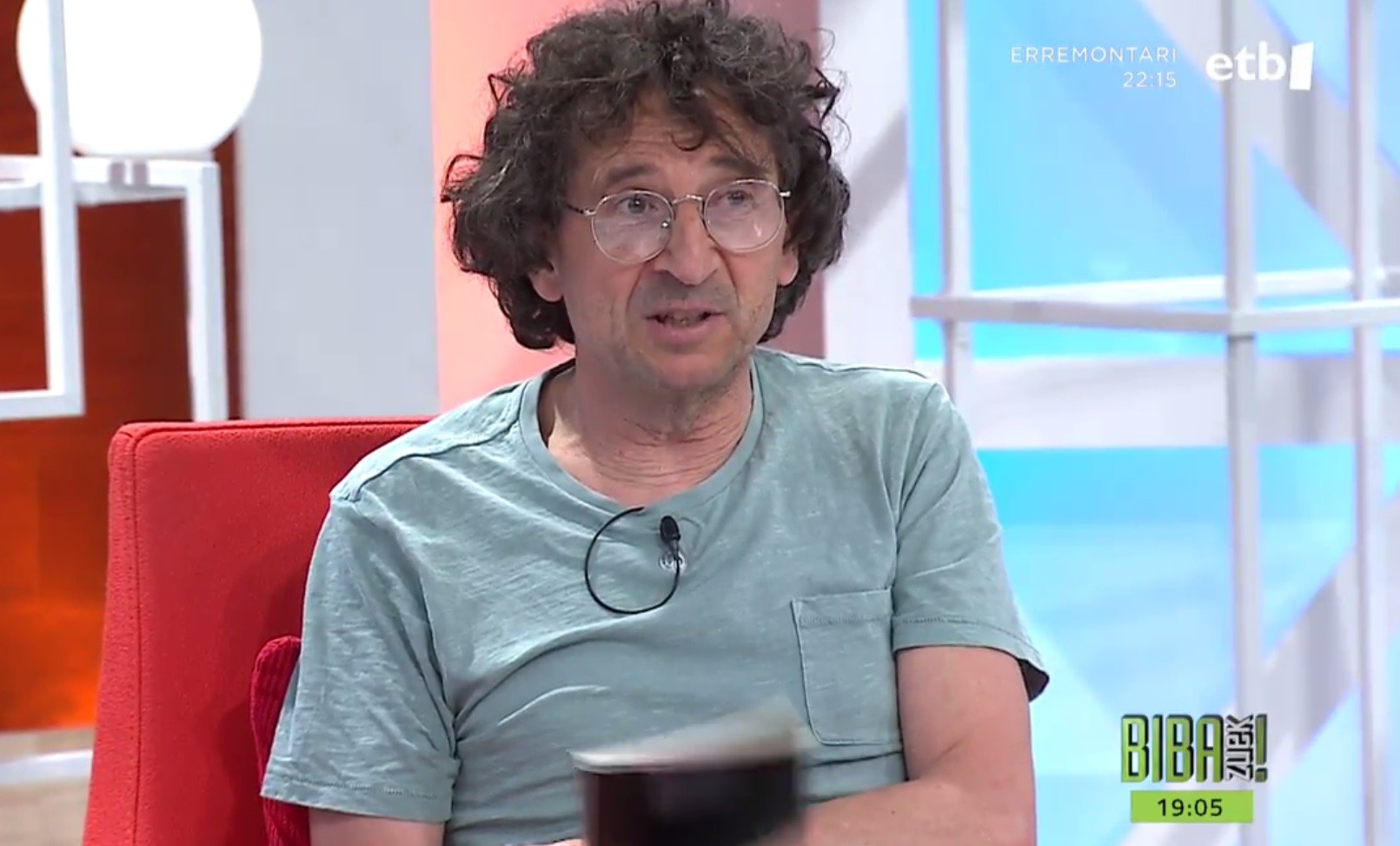 Juan Luis Zabala idazle azkoitiarra, ETB1eko 'Biba zuek!' saioan