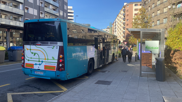 Deba eta Zumaia arteko autobus zerbitzua indartuko dute astelehenetik aurrera