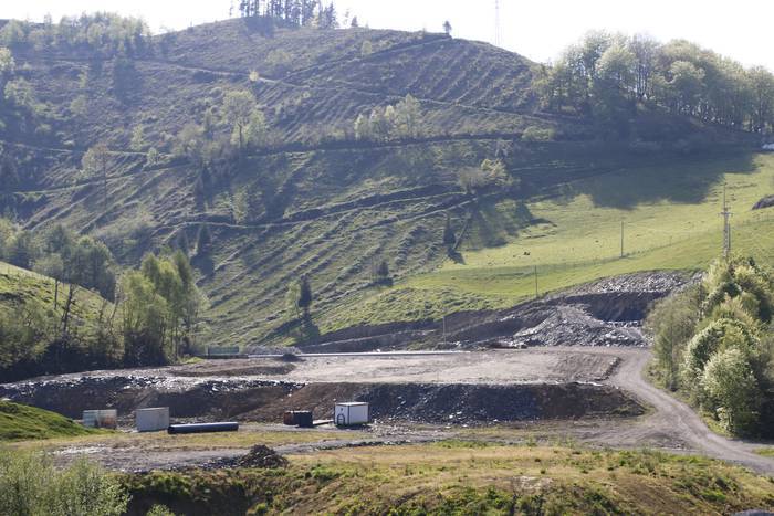 Ezezkoa ematen diogu Azkarateko plantari, eta mankomunitateari gaia berraztertzeko eskatzen diogu