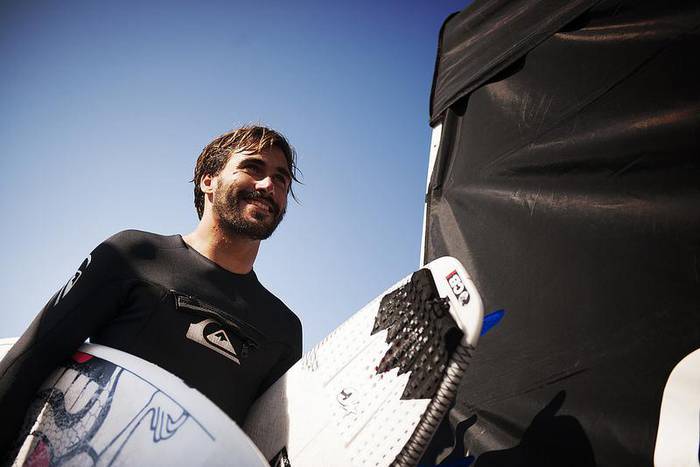 Aritz Aranburuk Kelly Slater izango du aurkari Quiksilver Pro France txapelketan, bihar