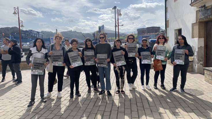 Elkarretaratzea egin dute Zumaian, Etxeko eta Zaintza Langileen Nazioarteko egunean