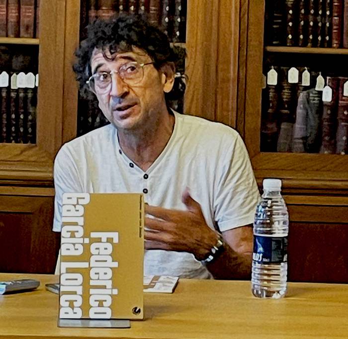 Federico Garcia Lorcaren olerkiak ekarri ditu euskarara Juan Luis Zabalak