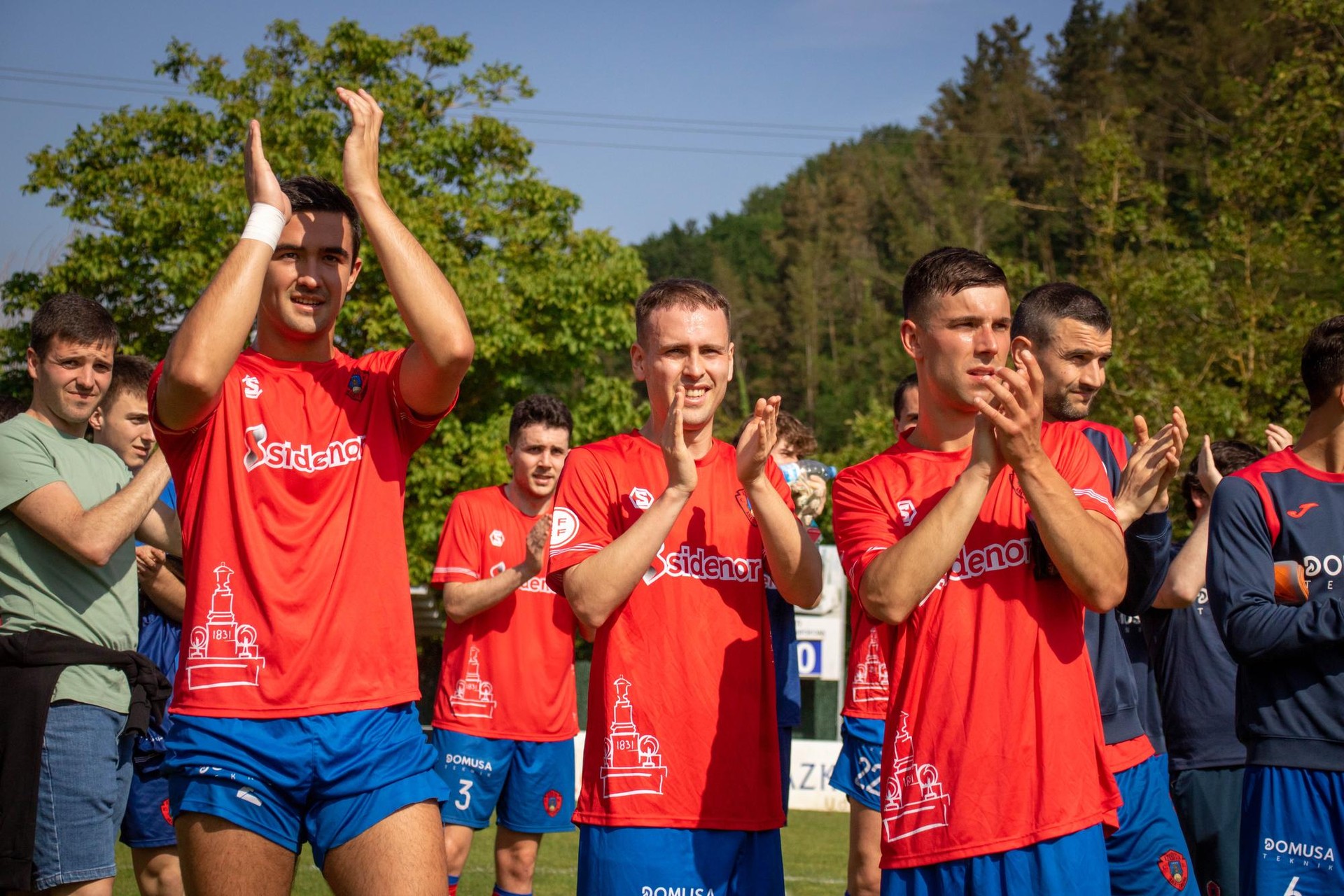 Asteburu gazi-gozoa izan da Anaitasunaren talde nagusientzat