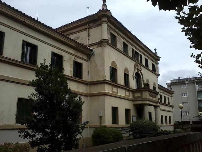 Zarauzko EH Bildu: "Herritarren mugimenduak emaitzak eman ditu Ebro Etxea babesteko orduan"