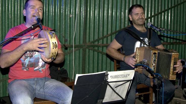 Lau musikarik jarriko dute festa asteburuan Aristerrazun