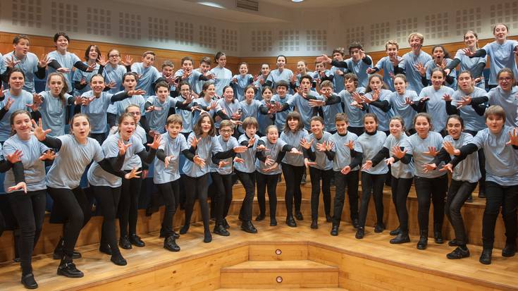 Donostiako Orfeoi Txikia eta Cor Infantil del Orfeó Catalá larunbatean, Santa Krutz komentuan